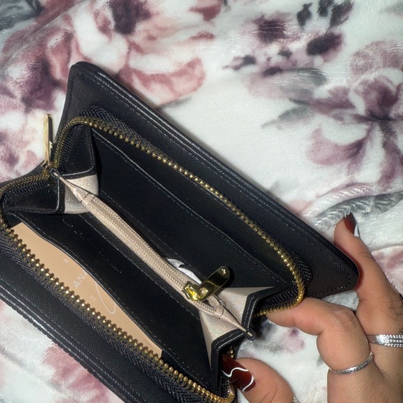 black wallet - Picture 3 of 4